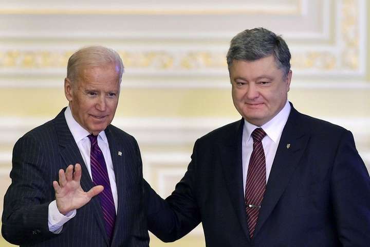 Джо Байден і Петро Порошенко - «Масштабна спецоперація проти України». Порошенко прокоментував «плівки Деркача»