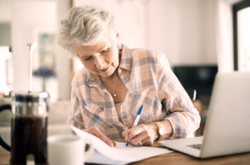 Рада окончательно отклонила закон о пенсионном возрасте для женщин