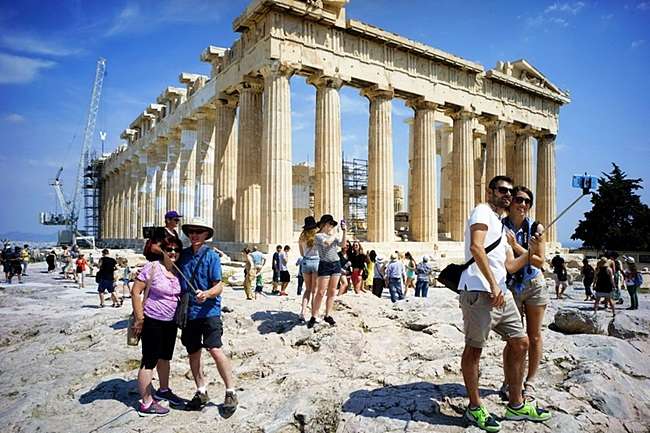 Греція почне приймати туристів з 15 червня