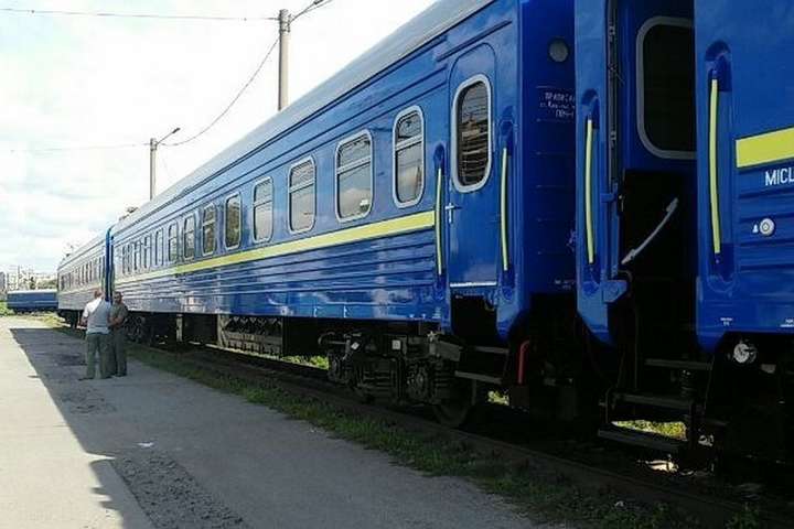 В Україні з 1 червня поновлюють залізничні перевезення в дальньому сполученні