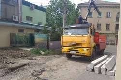 У Малиновському районі ремонтують внутрішньоквартальний проїзд