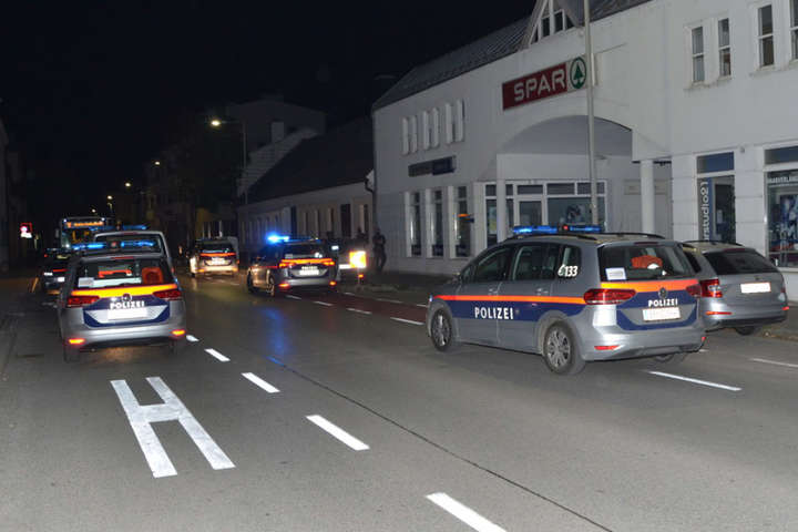 Мужчина ранил ножом пятерых человек в Австрии 