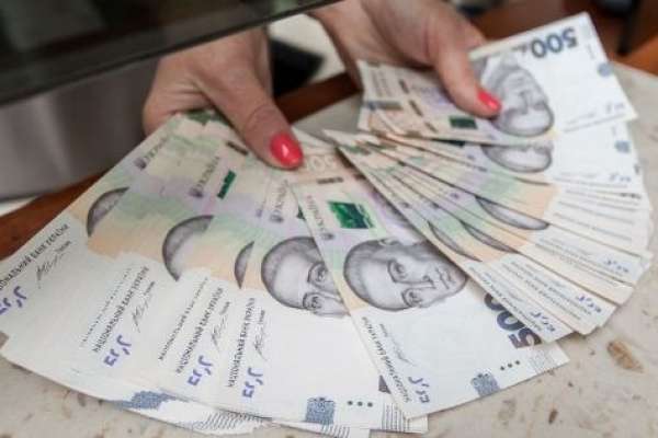 Керівниця відділення банку в Києві викрала з рахунків клієнтів понад 1 млн грн
