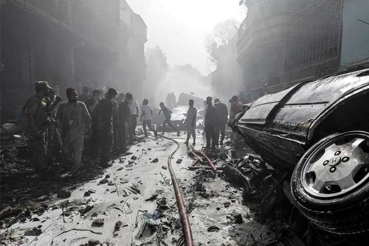Катастрофа в Пакистані: авіакомпанія підтвердила загибель 41 людини