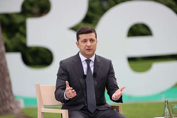 Слова Зеленського про Порошенка нагадали західним журналістам про Януковича і Тимошенко, – Голос Америки
