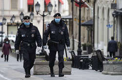  Поліція прибула до відділення банку в Москві, де заручник захопив людей 