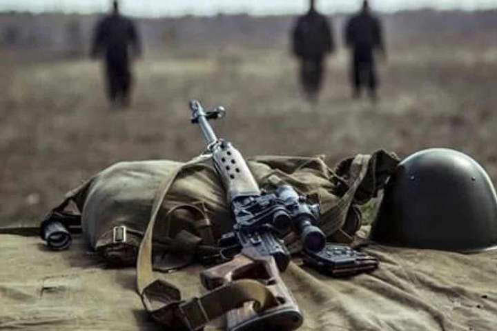 Поблизу Верхньоторецька кулею ворожого снайпера поранено українського військового