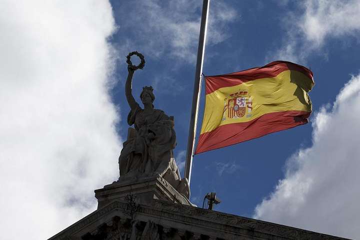 Влада Іспанії оголосила 10-денний траур за жертвами Covid-19