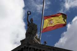 Протягом десяти днів з 26 травня в Іспанії будуть приспущені державні прапори