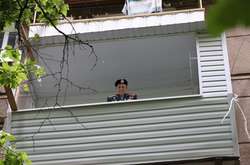 На День морської піхоти в Одесі під вікнами ветерана грав військовий оркестр (фото)