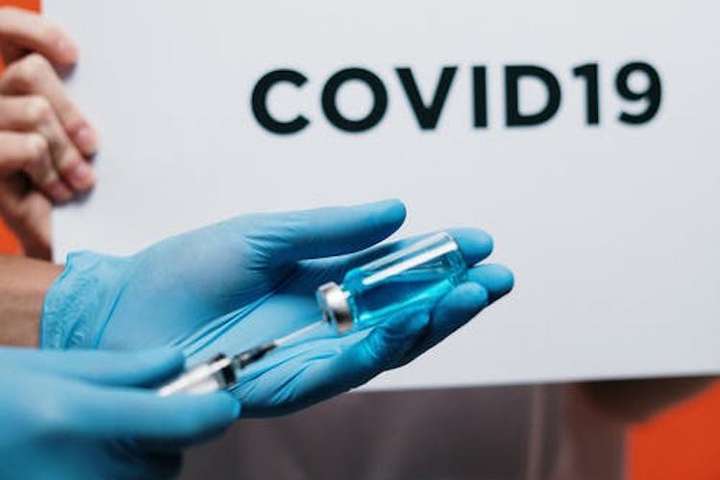 Радник Трампа заявив, що США зможуть першими у світі розробити вакцину від Covid-19