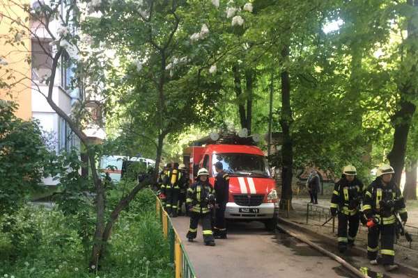 Під час пожежі у багатоповерхівці в Києві постраждав дідусь
