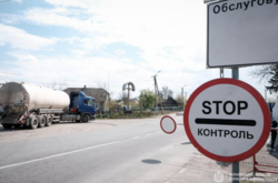 Блокпости діяли у селі Оршівці Кіцманського району, у Вижниці, в Новодністровську, в селі Атаки на Хотинщині та у селі Звенячин Заставнівського району