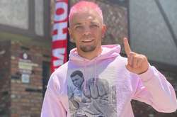 Боксер Редкач порівняв ставлення до людей з раком молочних залоз в Україні і США