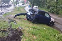 Автомобіль Skoda перекинувся на вул. Героїв Дніпра, 22 