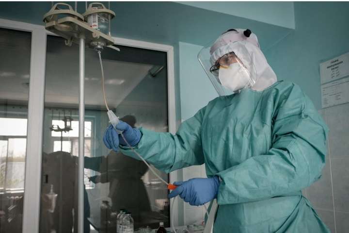 Степанов: понад чотири тисячі медиків в Україні хворі на Covid-19