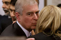 Сын королевы Елизаветы участвовал в оргиях на «педофильском» острове. Расследование Netflix