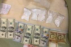 Під час обшуків було вилучено понад 200 г кокаїну