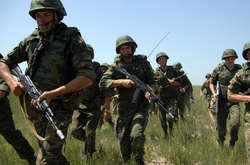 Окупанти на Донбасі привели свої війська у повну бойову готовність, — розвідка 