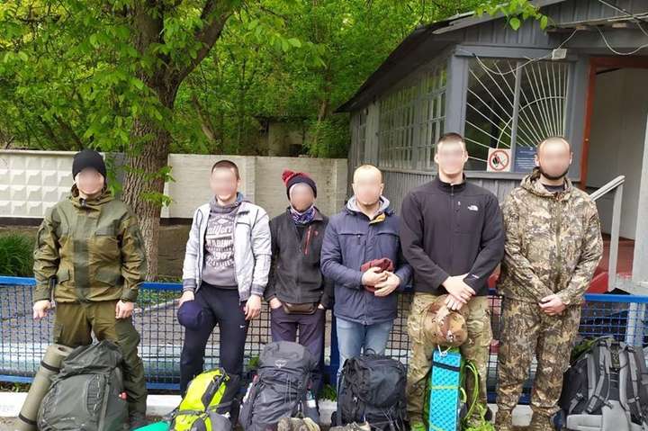 Поліція виявила у Чорнобильській зоні чергову групу туристів-екстремалів (фото)