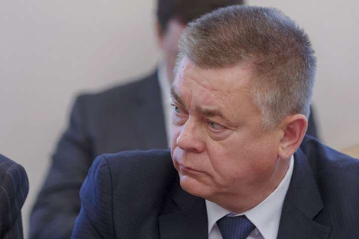 Суд заочно арештував ексміністра оборони України у справі про розстріли на Майдані