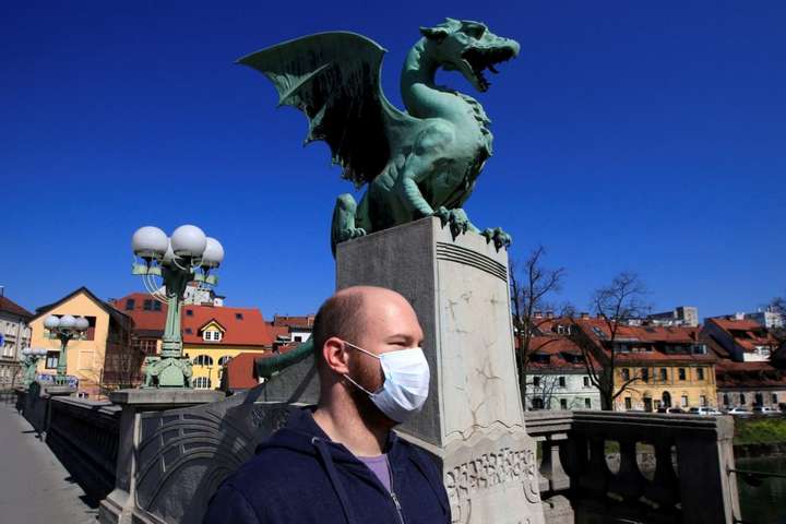 Словенія запроваджує двотижневий карантин для туристів