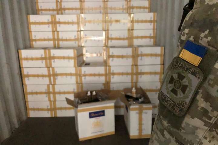 Правоохоронці зупинили контрабанду сигарет на 69 мільйонів гривень (відео)