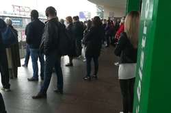  Вранці 27 травня на станції «Лісова» був натовп пасажирів 