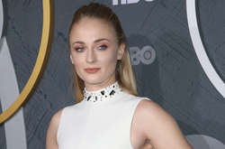  24-летнюю американскую актрису заметили на пляже в Санта-Барбаре 
  