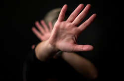 У Києві заарештовано молодика, який знущався над своїми батьками