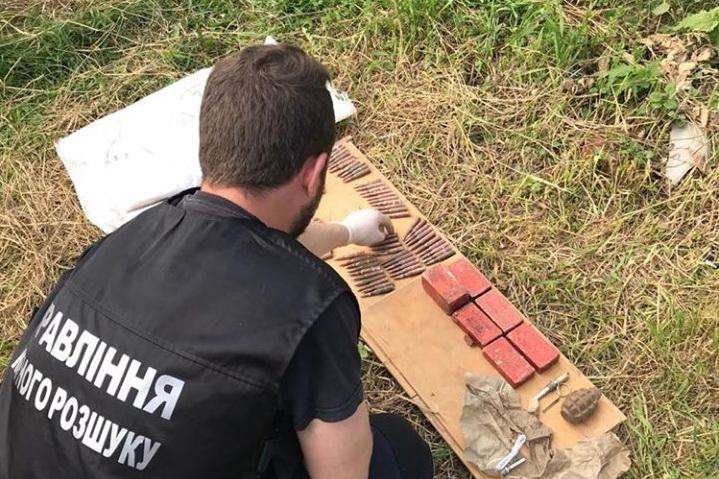 Поліція знайшла схрон боєприпасів терориста «ЛНР» (фото)