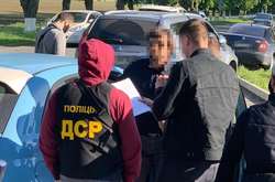 Чиновника затримали під час передачі йому  договору купівлі-продажу квартири  