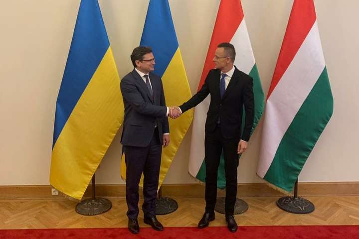 У Будапешті триває зустріч глав МЗС України та Угорщини 