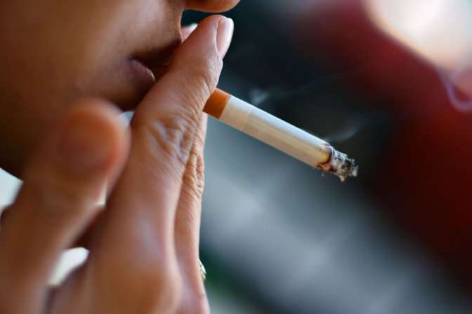 Єврокомісія вкотре закликала європейців кинути палити