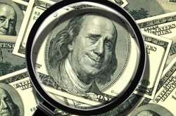 США звинуватили Росію у друкуванні фальшивої валюти на мільярд доларів для Лівії