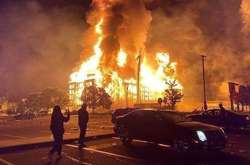 Військові підрозділи вивели на вулиці відповідно до Закону про повстання 1807 року, який в останній раз використовувався під час заворушень в Лос-Анджелесі