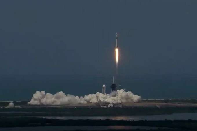 Історичний момент: NASA і SpaceX вперше відправили астронавтів на МКС