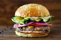 Здорожчання пояснюється відновленням попиту на цей вид послуг, зростанням виробничих витрат та компенсацією збитків, завданих карантином