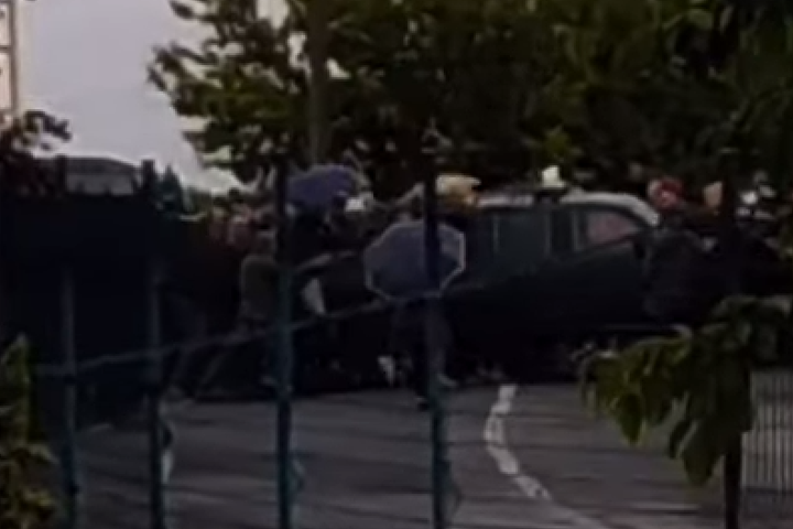 На КПП «Тиса» відбулися сутички. Авто прикордонників зіштовхнули з дороги (відео)