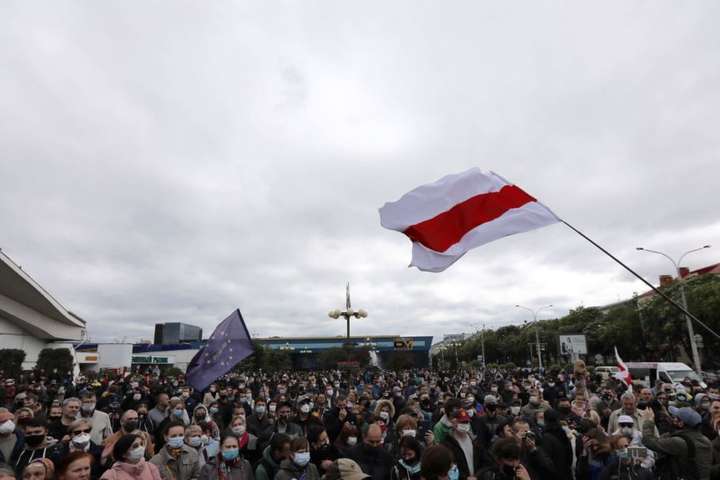У Білорусі відбуваються акції протесту на підтримку опозиційних кандидатів у президенти