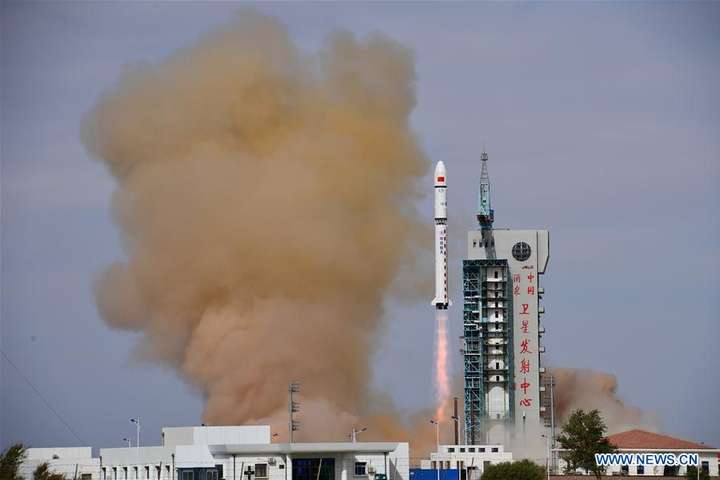 Китай вивів на орбіту два супутники