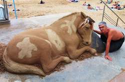 Мужчина создает из песка гиперреалистичные скульптуры животных (фото)