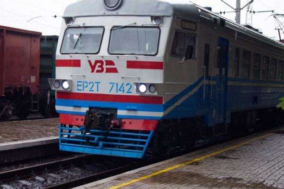 «Укрзалізниця» з 1 червня відновила рух понад 400 приміських потягів