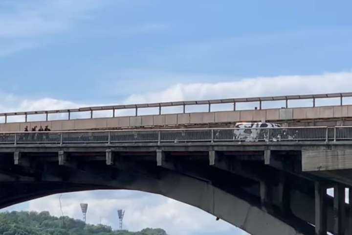 Спецпризначенці затримали «мінера» мосту Метро (відео)