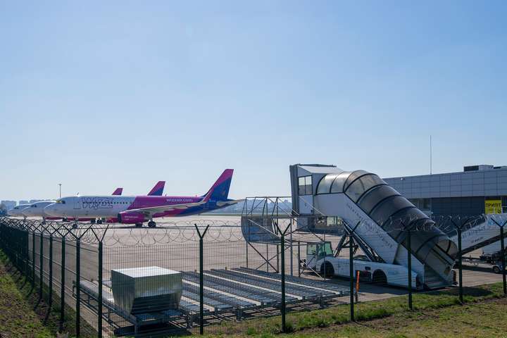 Аеропорт «Київ» відновить рейси з 15 червня 