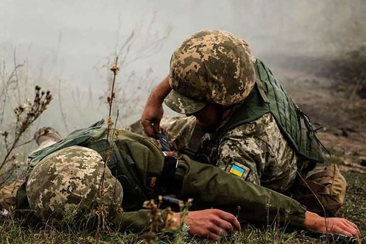 Боевики ранили на Донбассе военного ВСУ