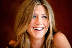 Дженнифер Энистон решила присоединиться к борьбе против коронавируса