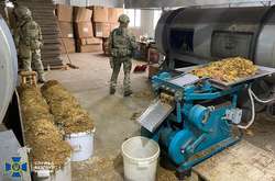 В Україні контрабандисти підробляли сигарети Винниківської фабрики та світових брендів