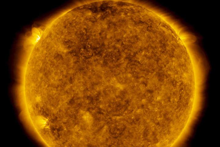 Зафіксовано потужні спалахи на Сонці: як це вплине на здоров'я людей