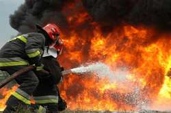 У Києві на ходу спалахнув автомобіль